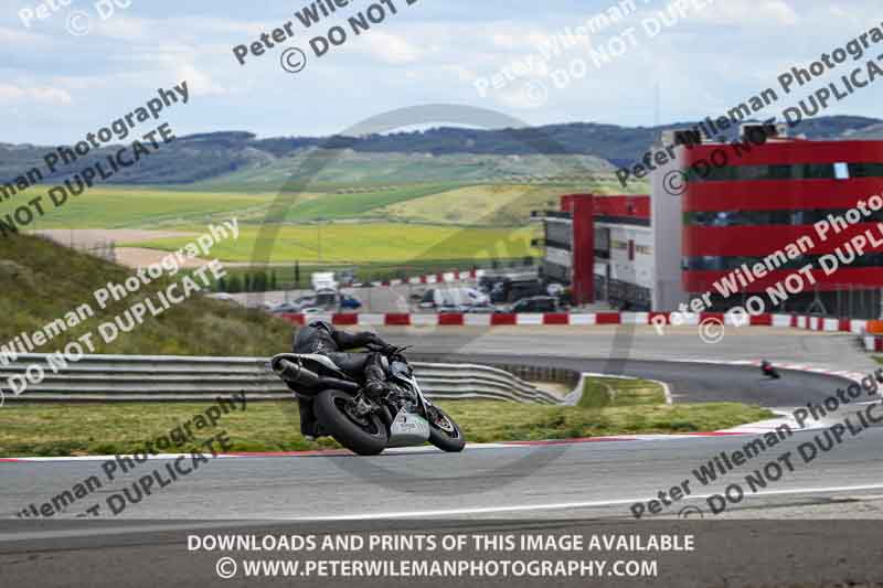 cadwell no limits trackday;cadwell park;cadwell park photographs;cadwell trackday photographs;enduro digital images;event digital images;eventdigitalimages;navarra;no limits trackdays;peter wileman photography;racing digital images;trackday digital images;trackday photos